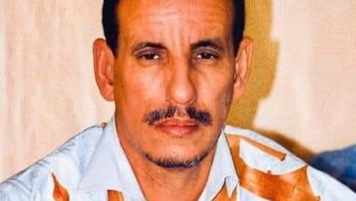 صورة قائد أركان الدرك الوطني يقدم إعتذارا للصحفي الحسين محنض والأخير يصدر هذا البيان