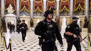 صورة أمريكا : اعتقال رجل يحمل مسدسا و500 طلق ناري وبطاقة  مزورة لحضور التنصيب