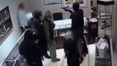 صورة توجنين : لصوص يكسرون النوافذ ويقتحمون البيوت ويسرقون تحت تهديد السلاح “تفاصيل”