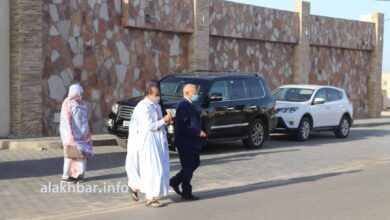 صورة الرئيس السابق ولد عبد العزيز تحت الإقامة الجبرية.. ودفاعه يستنكر