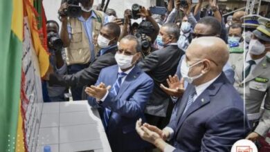 صورة رئيس الجمهورية يعطي إشارة الانطلاقة لبناء أول جسور طرقية بنواكشوط “تفاصيل”