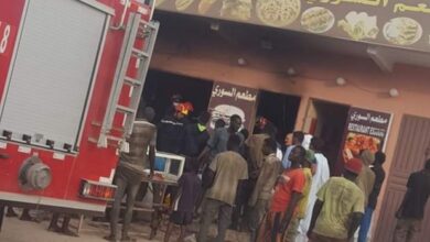 صورة اندلاع حريق في أحد المطاعم قرب المستشفى العسكري بالكصر(صورة)