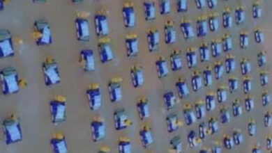 صورة الخليفة سيدي الخير ولد الشيخ بونن يوزع معونات غذائية ومالية ويمنع تصوير المستفيدين