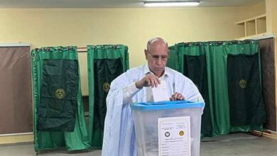 صورة المرشح محمد ولد الشيخ الغزواني أمام مناصريه : لايحق لكم التحدث عن النتائج قبل الجهة المخولة