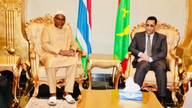 صورة الوزير الأول يستقبل نائب رئيس جمهورية غامبيا (صور)