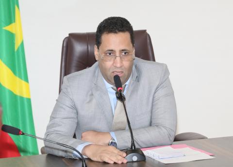 صورة لوزير الأول يوجه بالوقوف أمام غياب المدرسين وعدم احترام الوقت