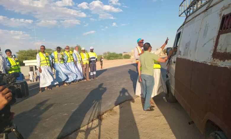 صورة سلطة تنظيم النقل الطرقى تنظم حملة تحسيسية بالتزامن مع زيارة الرئيس للحوض الشرقي 