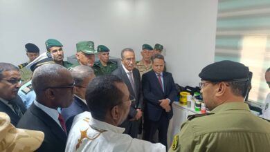 صورة مدير الأمن وقائد أركان الدرك يزوران المَعبر الحدودي 55