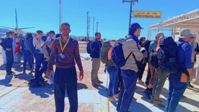 صورة أطار : وصول الرحلة الثانية من رحلات الموسم السياحي الجديد