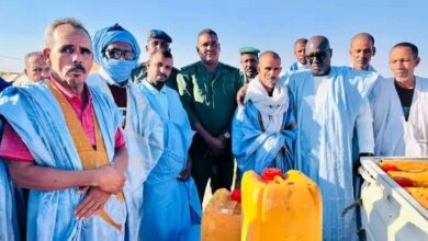 صورة مفوضية الأمن الغذائي تقدم مساعدات للمتضررين من حريق في مركز اعوينات ازبل الإداري