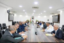 صورة الوزير الأول يجتمع باتحادية الصيد لتذليل عقبات القطاع وتطوير بنيته التحتية