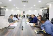 صورة الوزير الأول يشرف على اجتماع لتقييم أداء شعبة الأرز وتعزيز الإنتاج الوطني