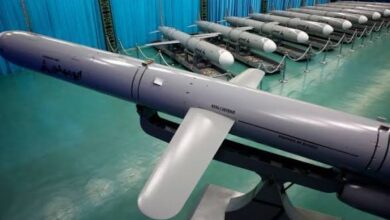 صورة استهداف استراتيجي.. صاروخ إيراني يجبر حاملة طائرات أمريكية على تغيير موقعها