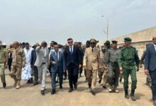 صورة وزير جزائري يشيد بميناء تانيت ويؤكد أهمية التعاون في الصيد البحري