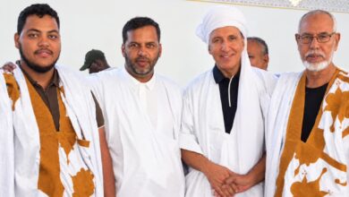 صورة الناشط السياسي الشاب محمد السالك سييدي يبرز في حلف «العهد» خلال زيارة رئيس الجمهورية لولاية آدرار